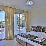 ヴィラ 4 Bedroom With Private Pool フェティエ