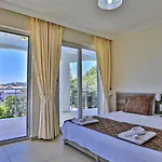 ヴィラ 4 Bedroom With Private Pool フェティエ