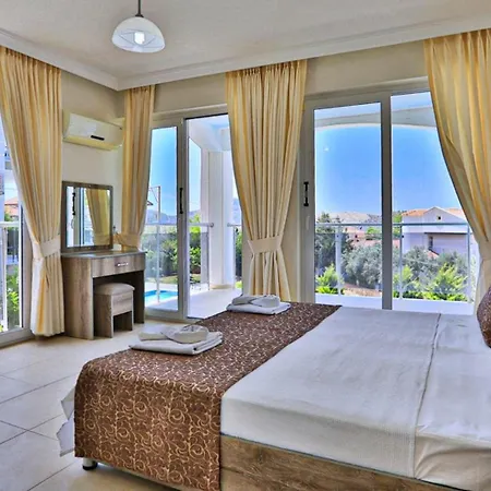 Villa Oludeniz 4 Bedroom 2184 *