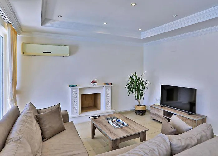 4 Bedroom With Private Pool