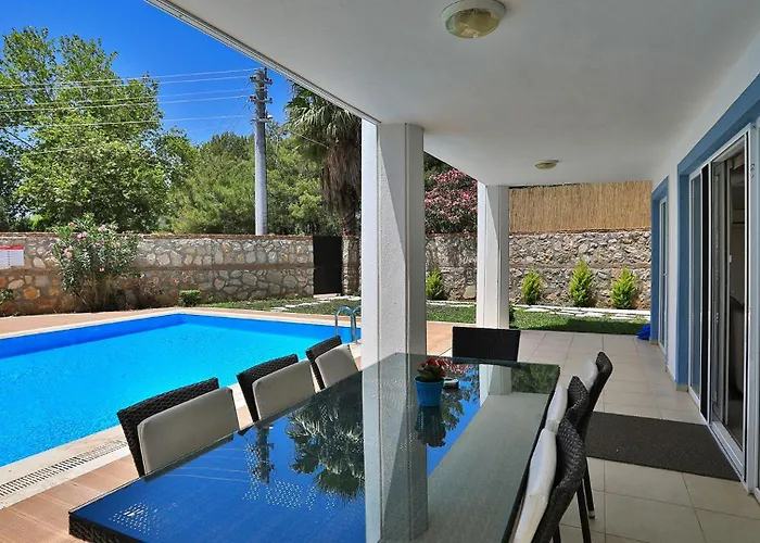 4 Bedroom With Private Pool *